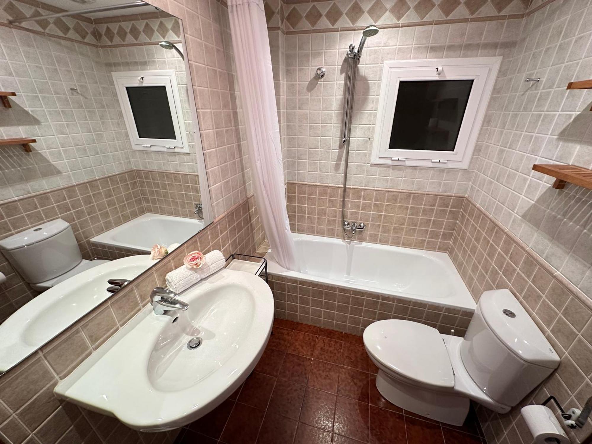 Agi Llotja Plazza Apartment Roses Exterior photo